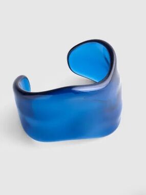 Madewell Resin Chunky Wavy Cuff Bracelet Blue